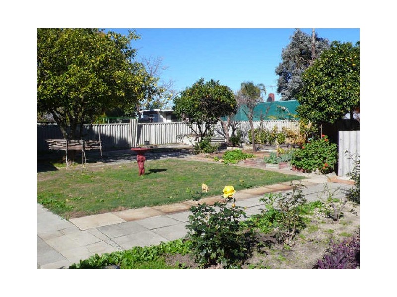 8 Eileen Street, Gosnells WA 6110