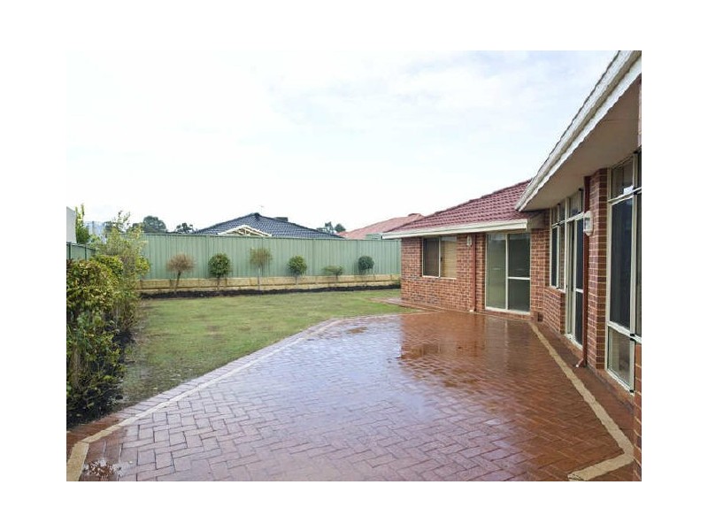 13 Lycett Turn, Southern River WA 6110