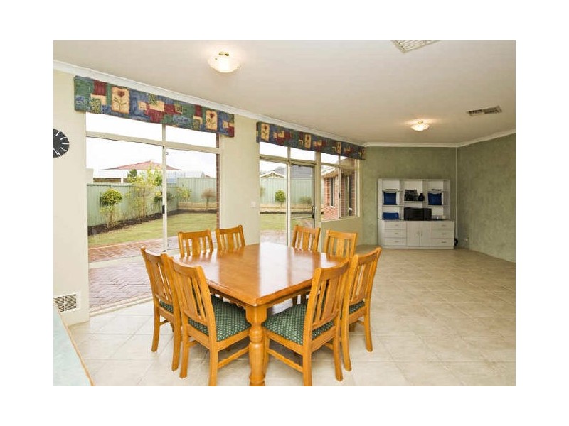 13 Lycett Turn, Southern River WA 6110