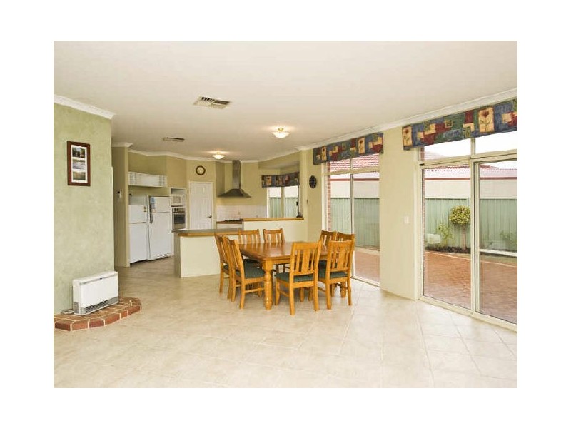 13 Lycett Turn, Southern River WA 6110