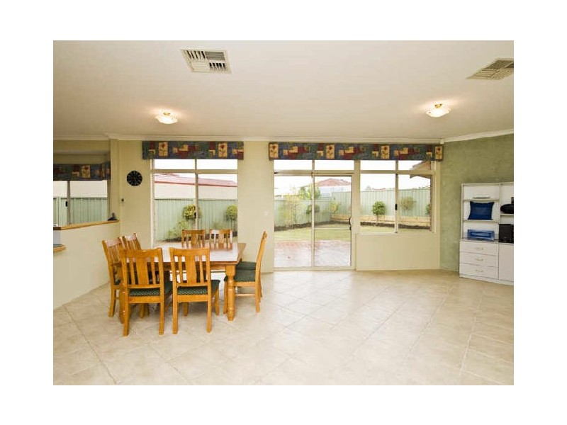 13 Lycett Turn, Southern River WA 6110