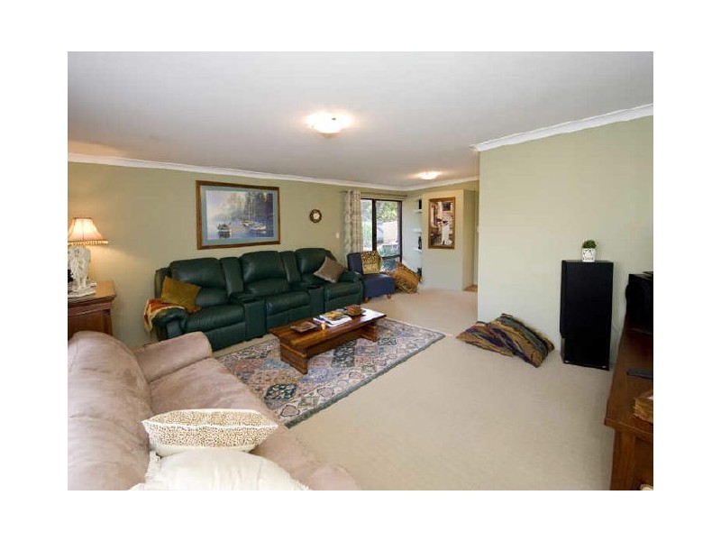 5 Wood Place, Thornlie WA 6108