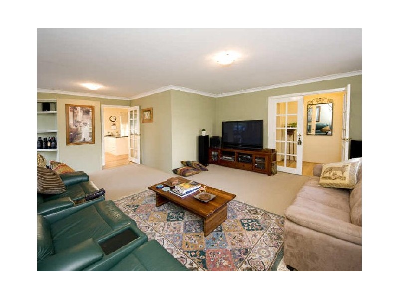 5 Wood Place, Thornlie WA 6108
