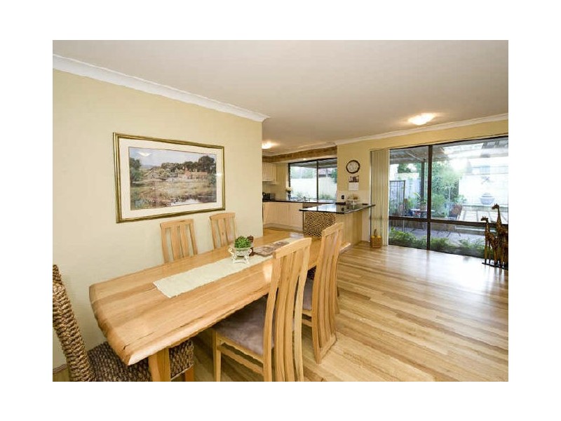 5 Wood Place, Thornlie WA 6108