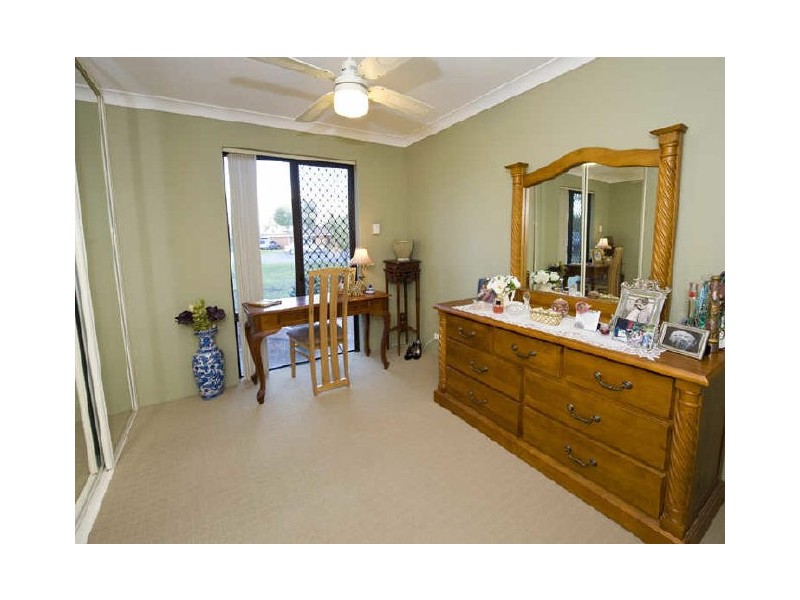 5 Wood Place, Thornlie WA 6108