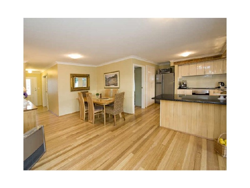 5 Wood Place, Thornlie WA 6108