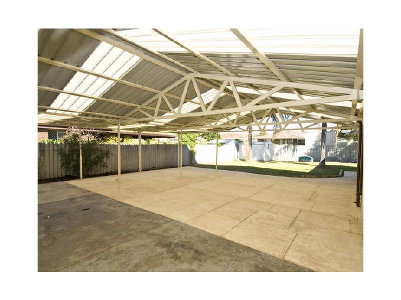 30 Shillington Way, Thornlie WA 6108