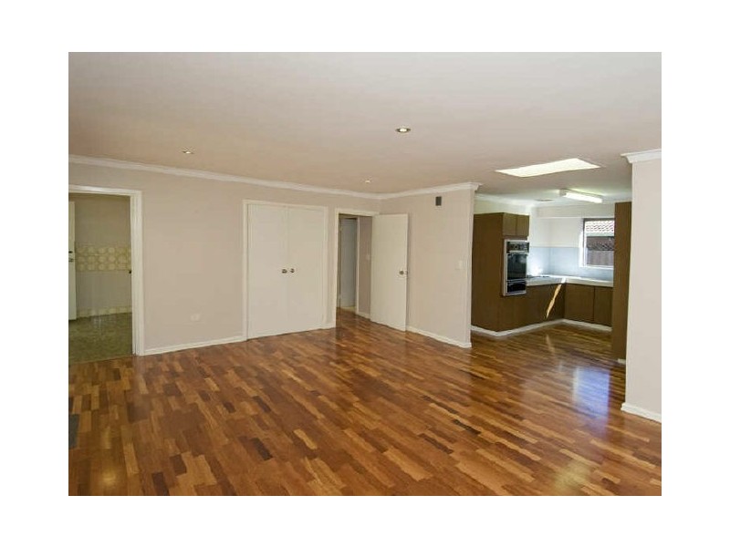 30 Shillington Way, Thornlie WA 6108