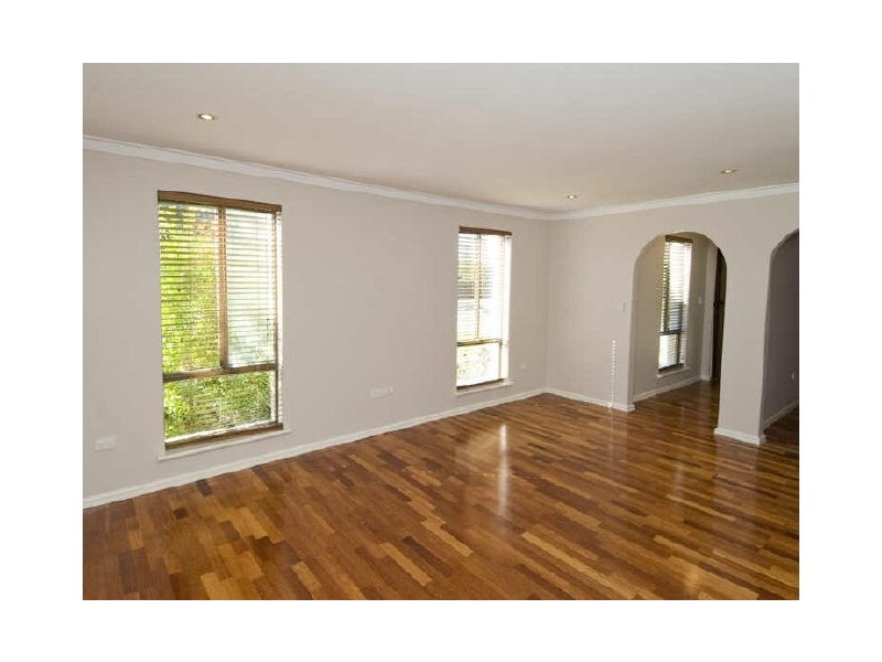 30 Shillington Way, Thornlie WA 6108