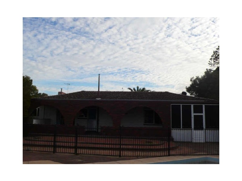 14 Crossford Street, Thornlie WA 6108