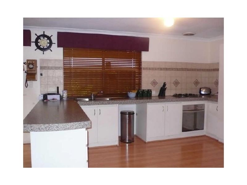 10 Bindoon Loop, Huntingdale WA 6110