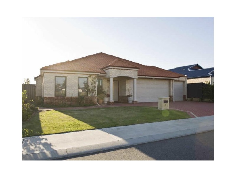 4 Dara Corner, Thornlie WA 6108