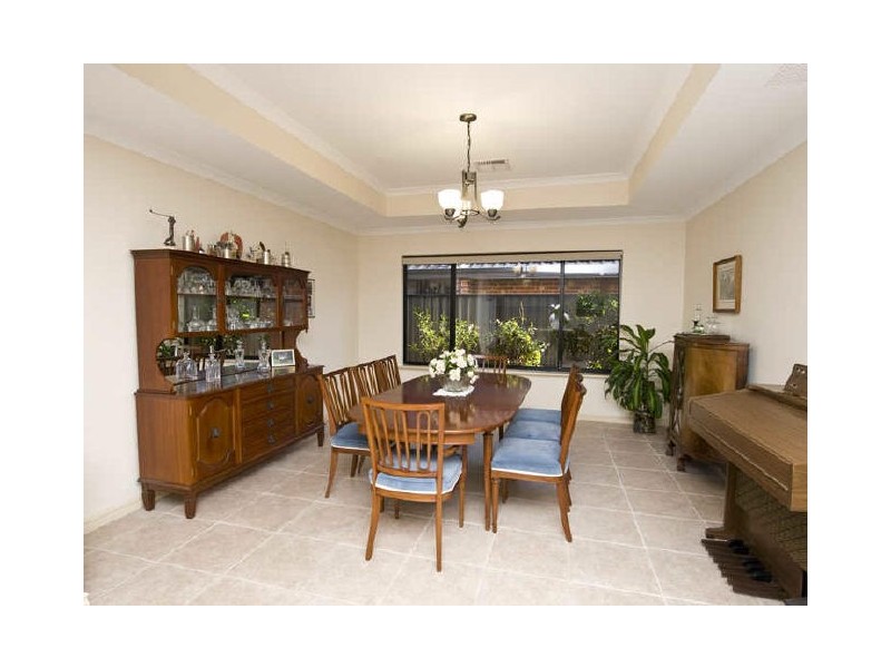 4 Dara Corner, Thornlie WA 6108
