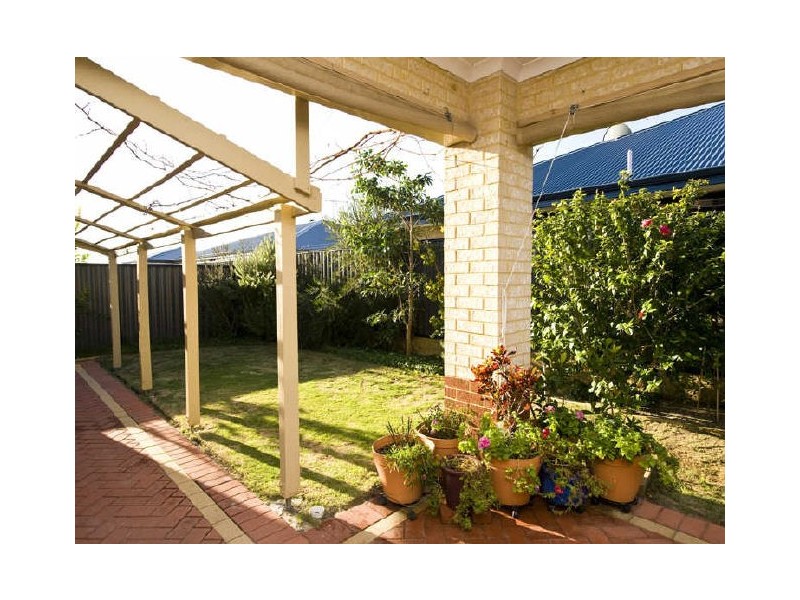 4 Dara Corner, Thornlie WA 6108