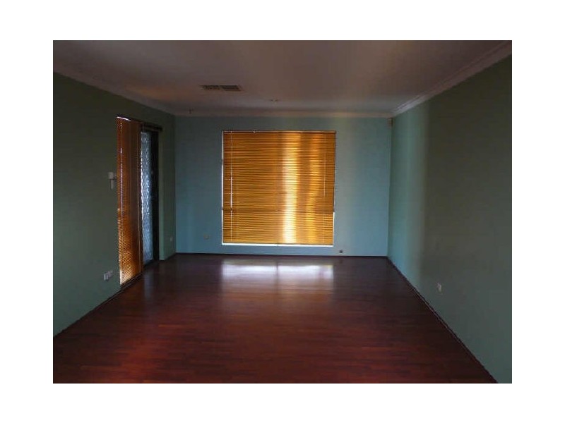 6 Bremer Place, Thornlie WA 6108