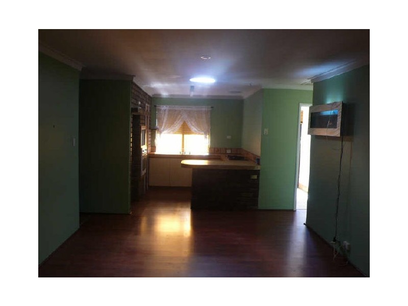 6 Bremer Place, Thornlie WA 6108