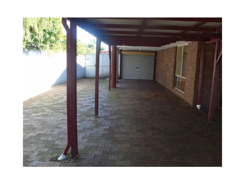 6 Bremer Place, Thornlie WA 6108