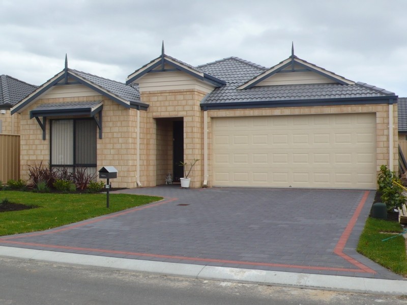 16 Finsbury Drive, Thornlie WA 6108