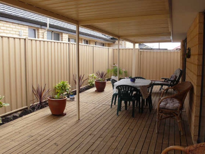 16 Finsbury Drive, Thornlie WA 6108