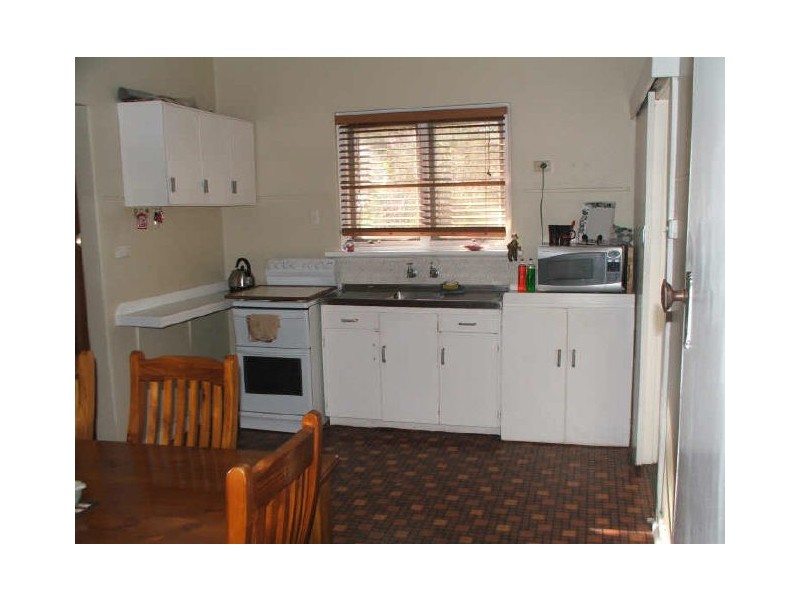 6 Berehaven Avenue, Thornlie WA 6108