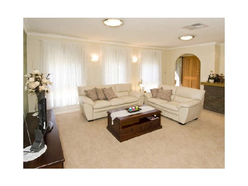 75 Regency Drive, Thornlie WA 6108