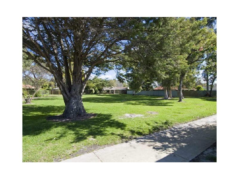 75 Regency Drive, Thornlie WA 6108