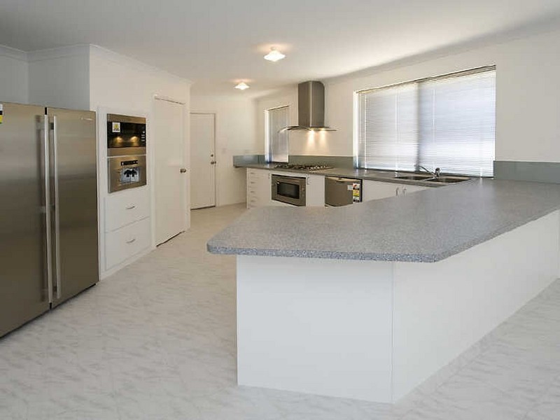 8 Kulbardi Way, Harrisdale WA 6112