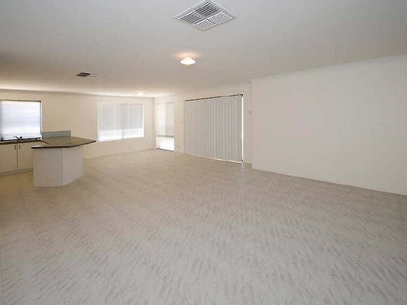 8 Kulbardi Way, Harrisdale WA 6112