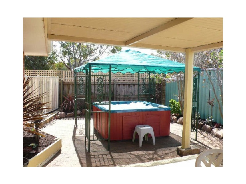 27 Riverbank Drive, Gosnells WA 6110