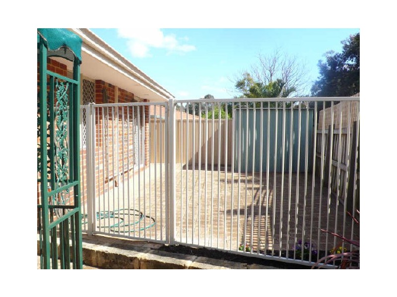27 Riverbank Drive, Gosnells WA 6110