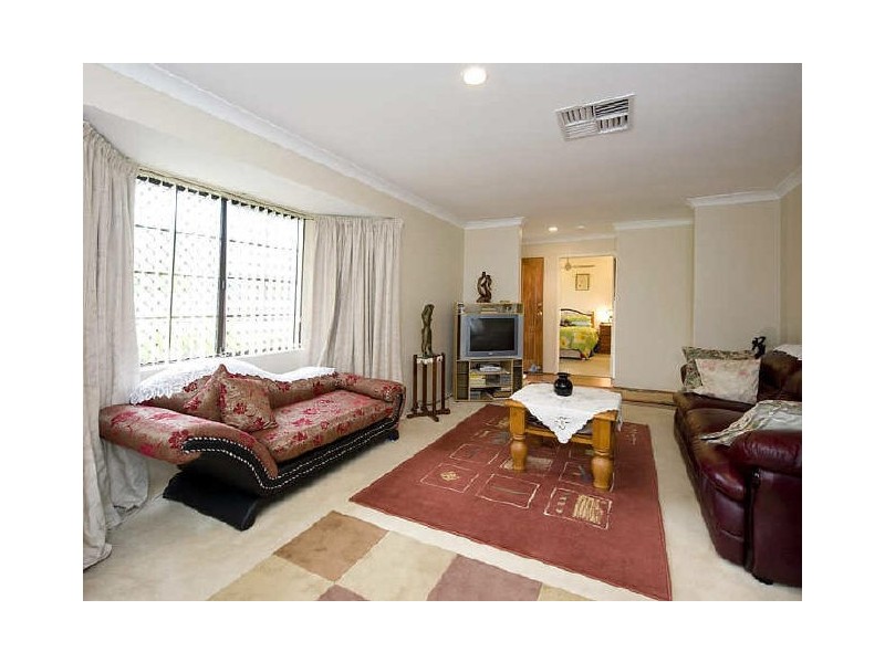 12 Chamberlain Street, Gosnells WA 6110