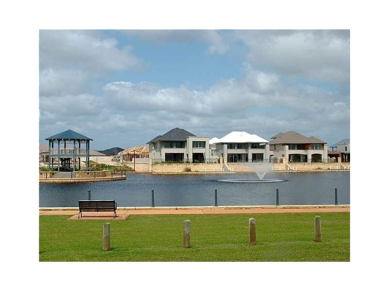 14 Hedgerow Gdns, Southern River WA 6110