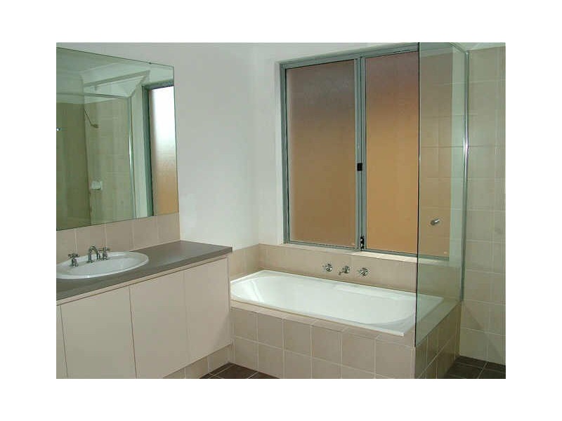 14 Hedgerow Gdns, Southern River WA 6110