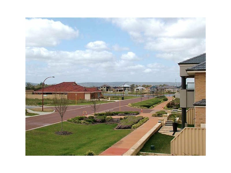 14 Hedgerow Gdns, Southern River WA 6110