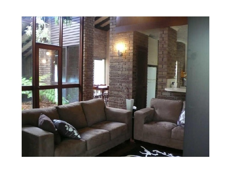 6 Lyal Court, Thornlie WA 6108