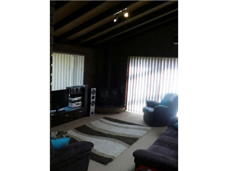 6 Lyal Court, Thornlie WA 6108