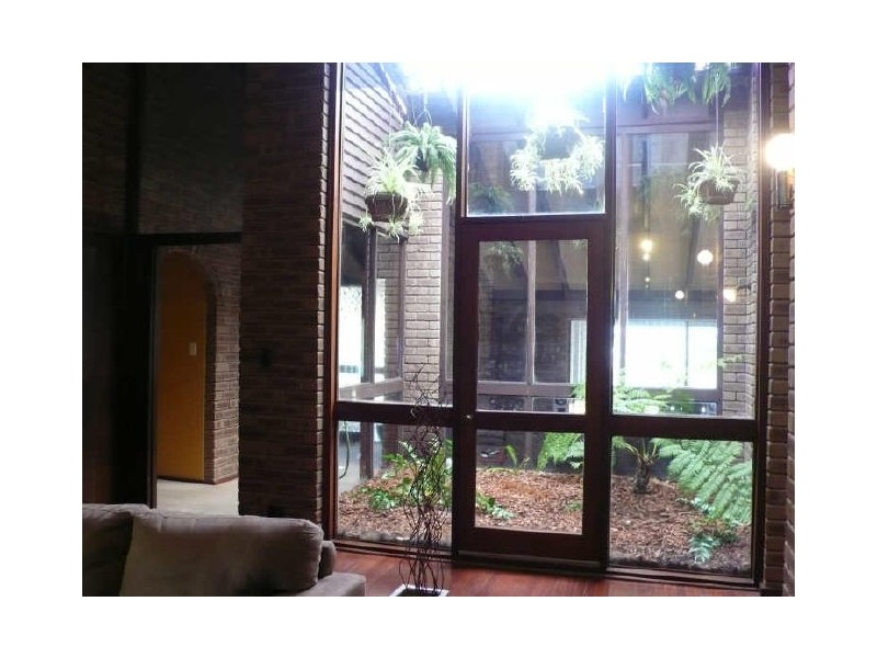 6 Lyal Court, Thornlie WA 6108