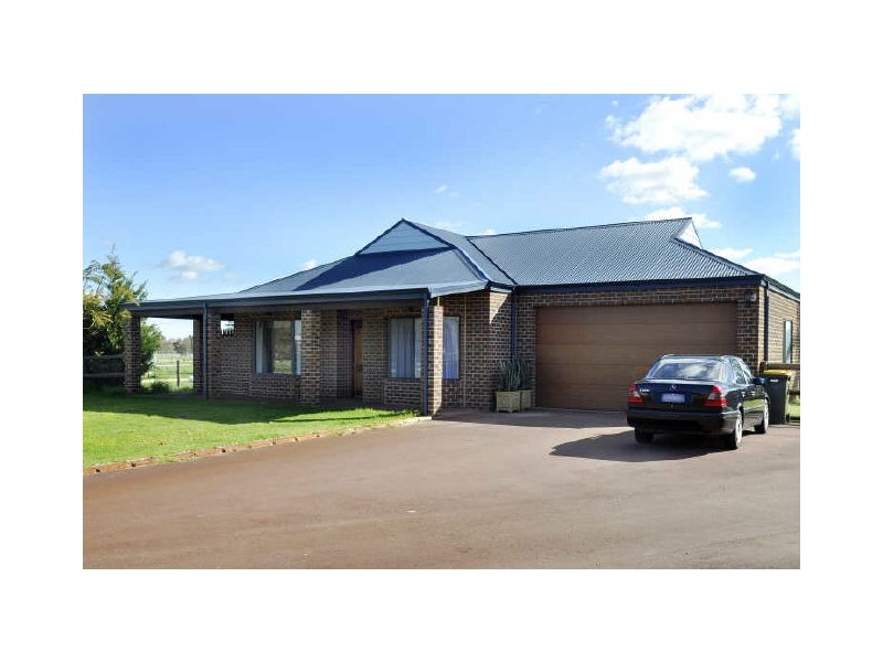 81 Bangap Road, Oakford WA 6121