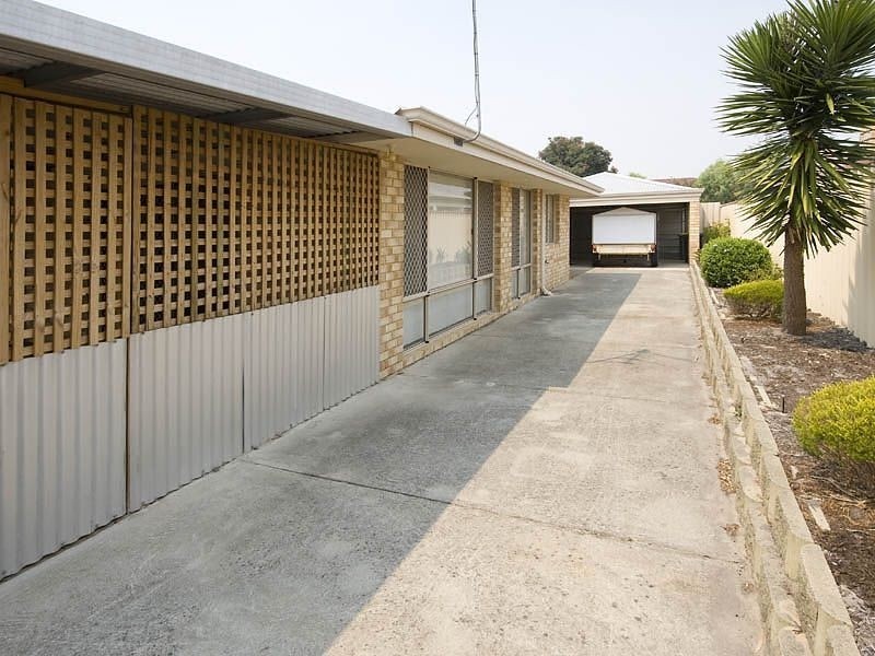3 Moldern Place, Huntingdale WA 6110