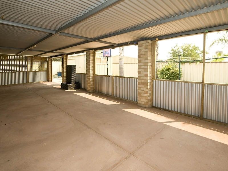 3 Moldern Place, Huntingdale WA 6110