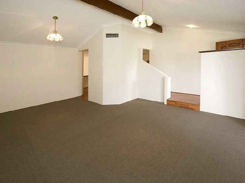 1 Ambassador Court, Thornlie WA 6108