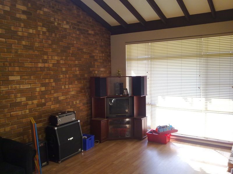 26 Ripplewood Avenue, Thornlie WA 6108