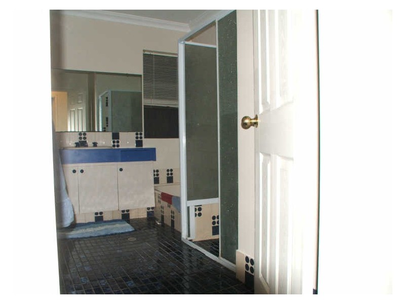 26 Ripplewood Avenue, Thornlie WA 6108