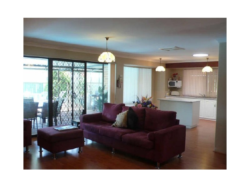 37 Redheart Drive, Thornlie WA 6108