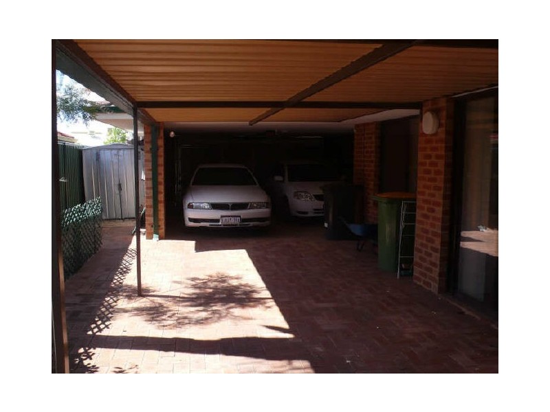 37 Redheart Drive, Thornlie WA 6108