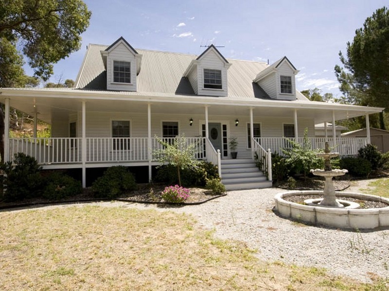 4 Carradine Road, Mount Nasura WA 6112