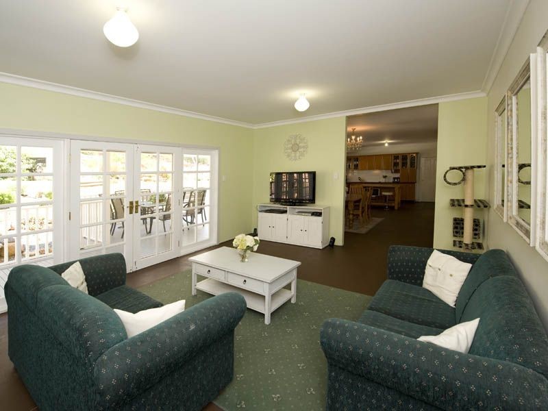 4 Carradine Road, Mount Nasura WA 6112