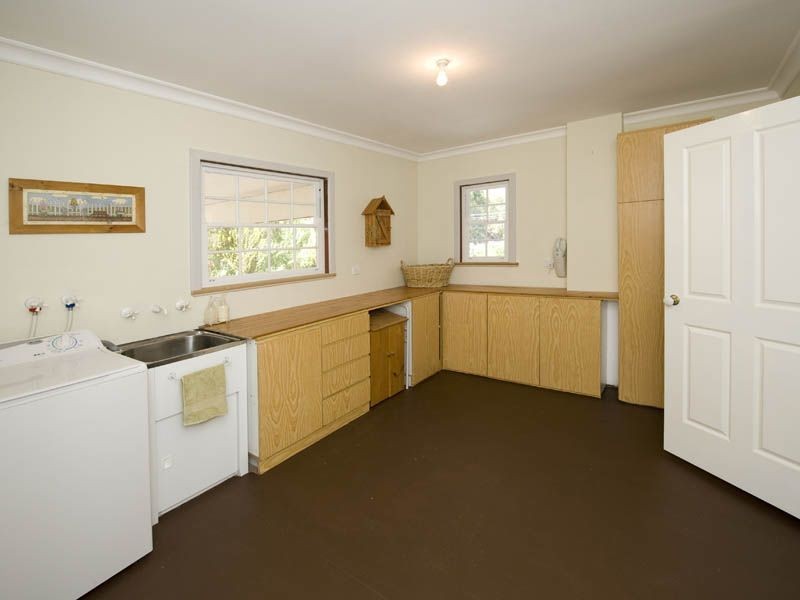 4 Carradine Road, Mount Nasura WA 6112