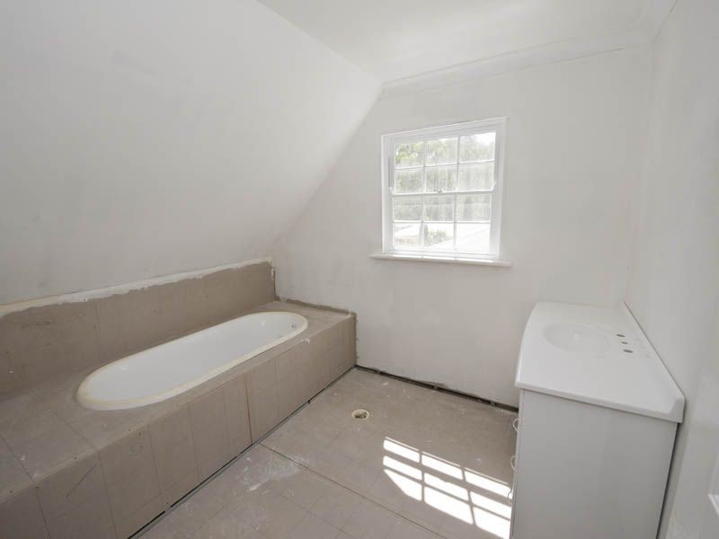 4 Carradine Road, Mount Nasura WA 6112