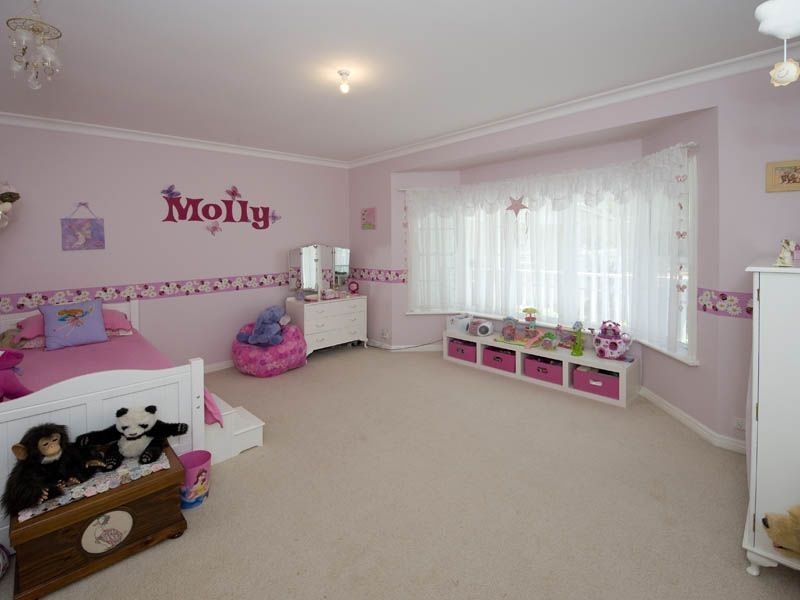 4 Carradine Road, Mount Nasura WA 6112